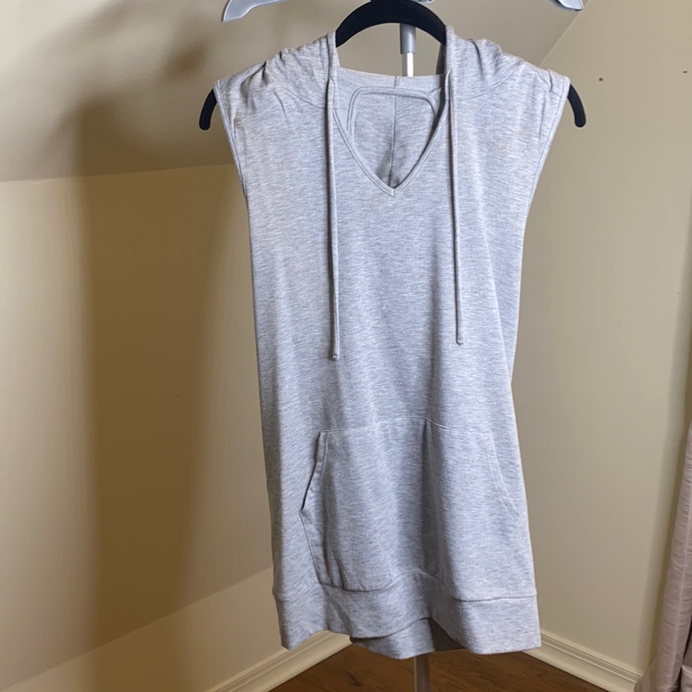 Sleeveless Grey Hoodie w Open Back & Front Pocket